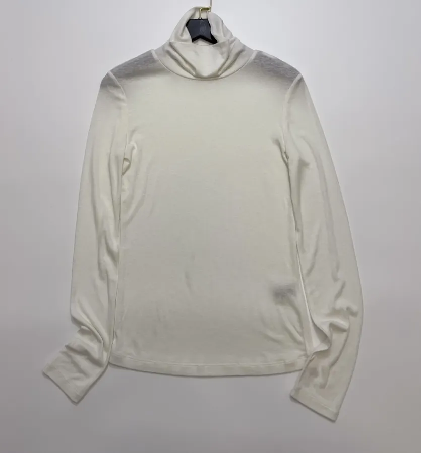 LE 17 SEPTEMBRE Solid-color fitted long-sleeve base layer T-shirt in As Shown, product view 01