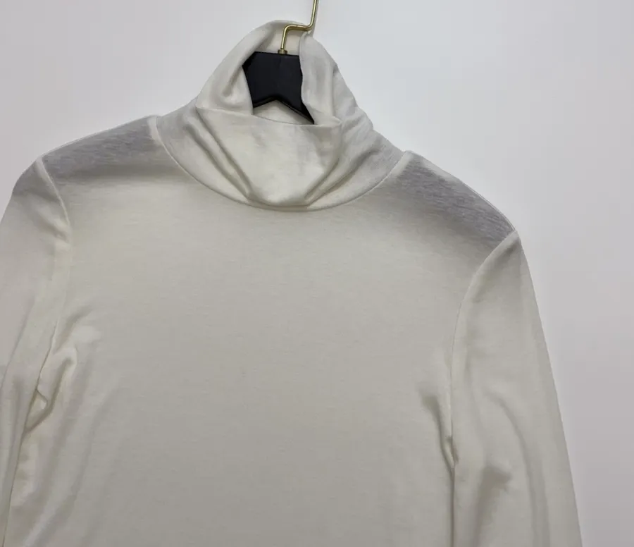 LE 17 SEPTEMBRE Solid-color fitted long-sleeve base layer T-shirt in As Shown, product view 03