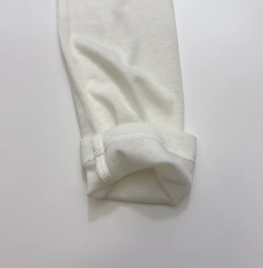 LE 17 SEPTEMBRE Solid-color fitted long-sleeve base layer T-shirt in As Shown, product view 06