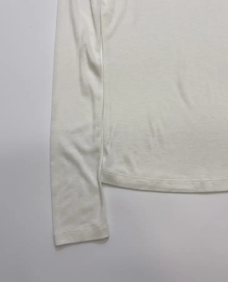 LE 17 SEPTEMBRE Solid-color fitted long-sleeve base layer T-shirt in As Shown, product view 07