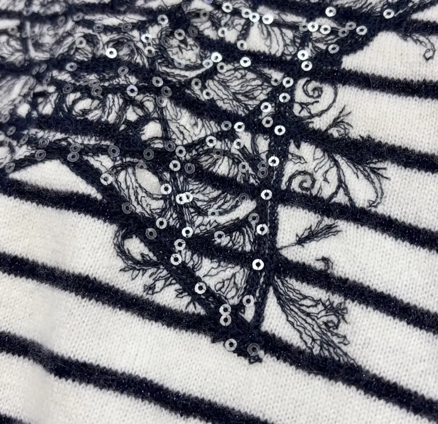 Star-pattern striped round-neck long-sleeve knit top in As Shown, product view 06