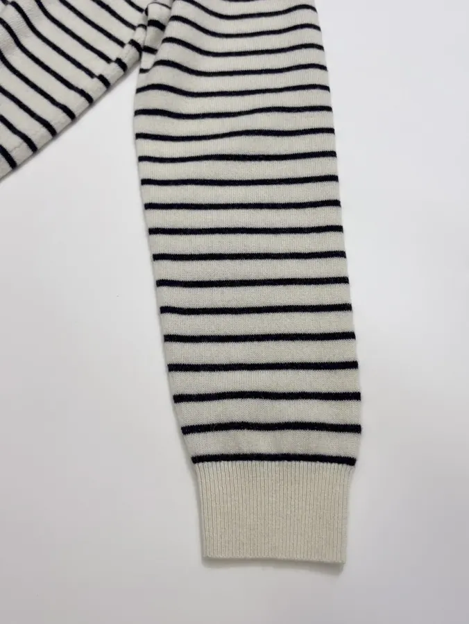 Star-pattern striped round-neck long-sleeve knit top in As Shown, product view 07