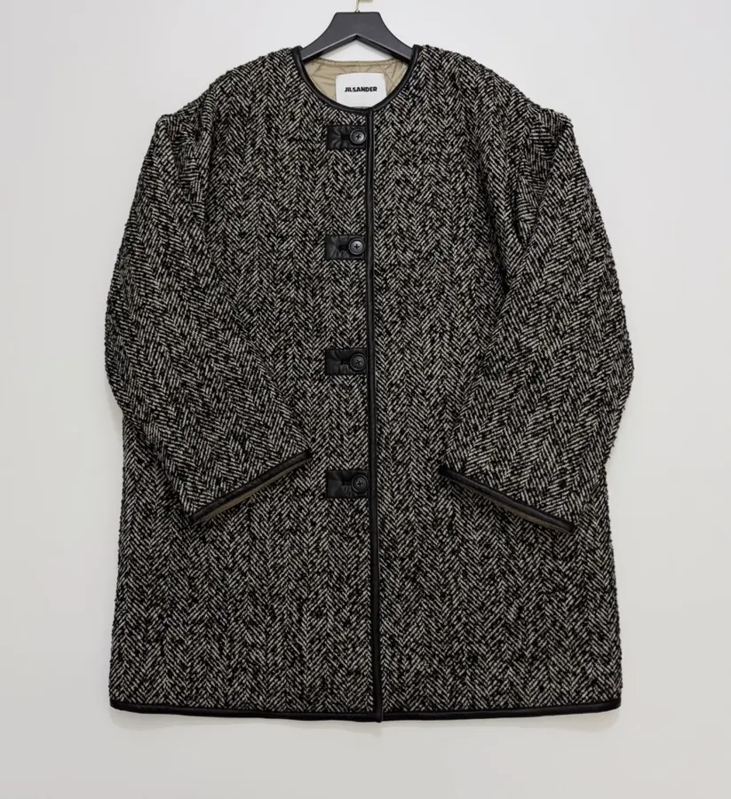 Jil Sander 复古肌理感宽松阔版圆领中长款夹棉外套，As Shown，商品图 4