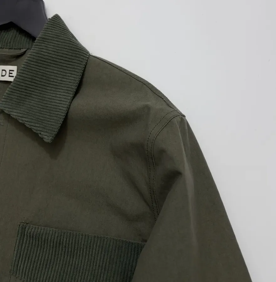 BODE Jacket with Contrast Corduroy Collar in 军绿, product view 04