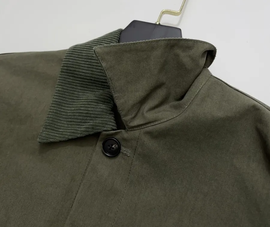 BODE Jacket with Contrast Corduroy Collar in 军绿, product view 05