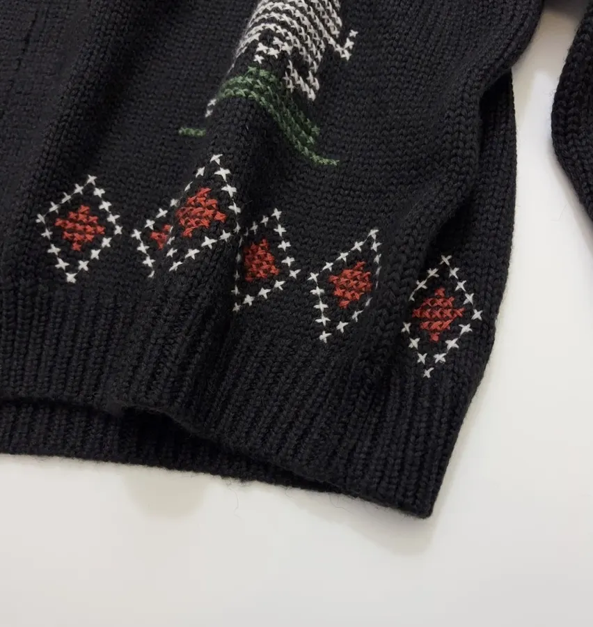 Limited-edition retro rabbit jacquard cropped cardigan, black diamond-quilted pattern, crew neck, relaxed knit jacket in Black, product view 12