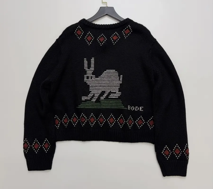 Limited-edition retro rabbit jacquard cropped cardigan, black diamond-quilted pattern, crew neck, relaxed knit jacket in Black, product view 13