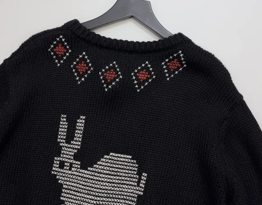 Limited-edition retro rabbit jacquard cropped cardigan, black diamond-quilted pattern, crew neck, relaxed knit jacket in Black, product view 14