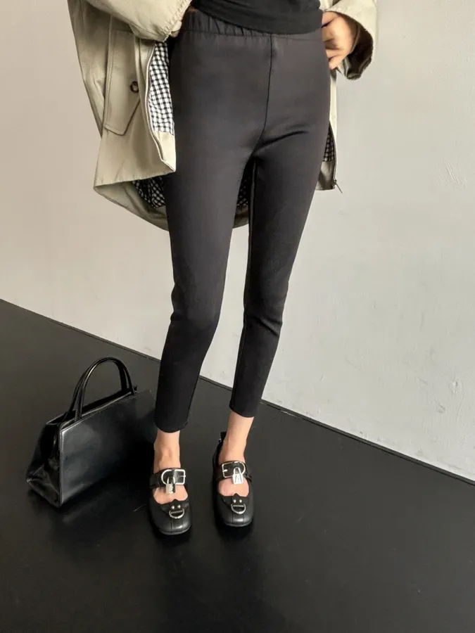 The Row Stretch Leggings in Black, product view 11