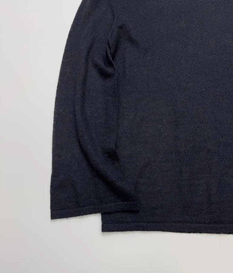 Round-neck long-sleeve T-shirt in As Shown, product view 09