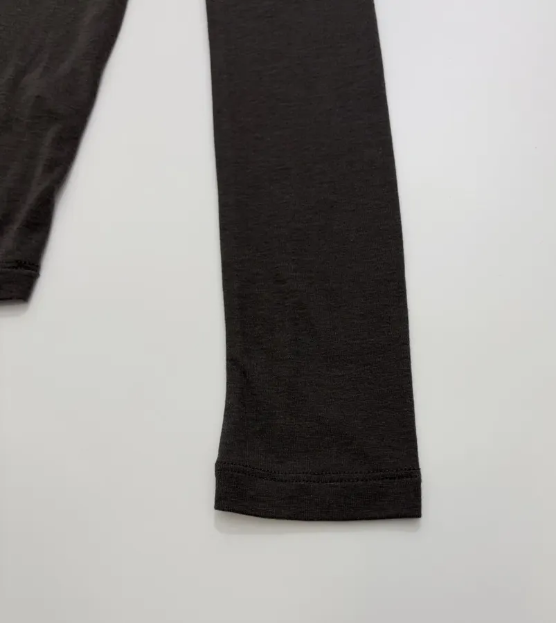LE 17 SEPTEMBRE Solid-color fitted long-sleeve base layer T-shirt in As Shown, product view 05