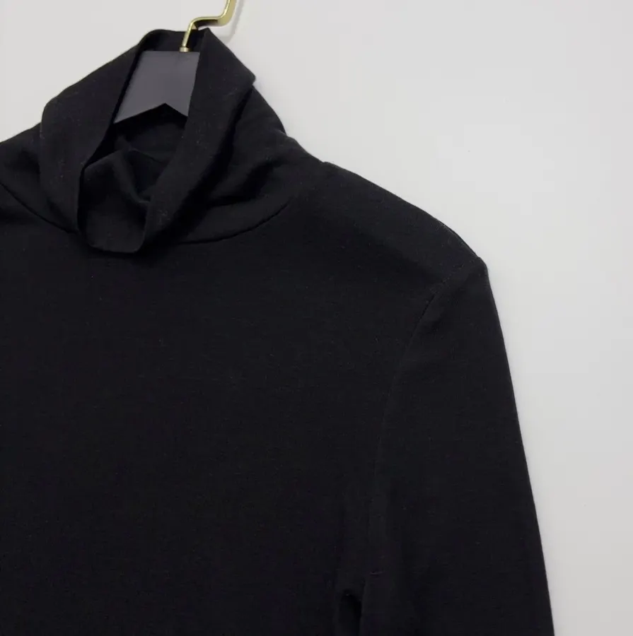 LE 17 SEPTEMBRE Solid-color fitted long-sleeve t-shirt in As Shown, product view 03