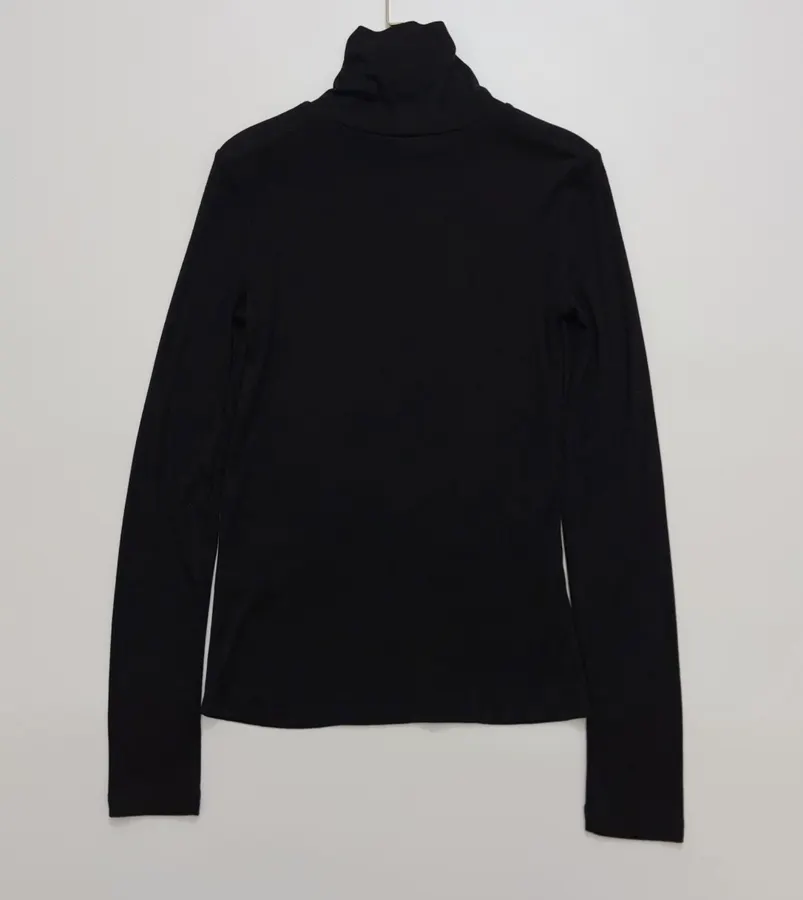 LE 17 SEPTEMBRE Solid-color fitted long-sleeve t-shirt in As Shown, product view 10