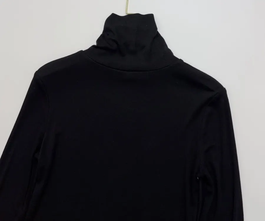 LE 17 SEPTEMBRE Solid-color fitted long-sleeve t-shirt in As Shown, product view 11