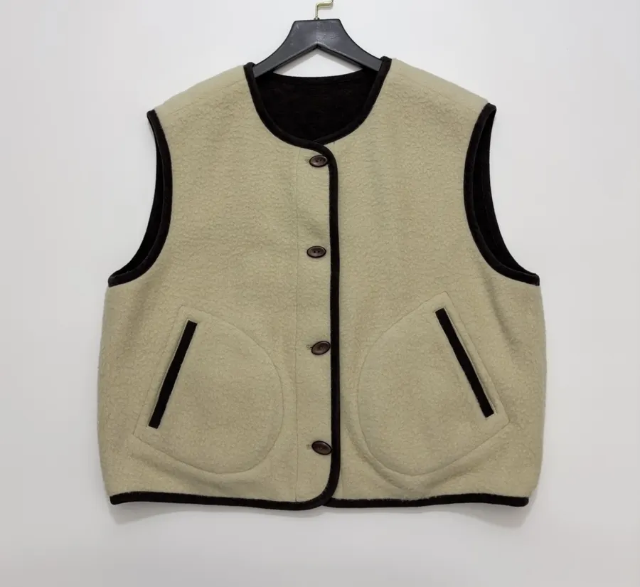 Retro Contrast-Trim Sherpa-Style Vest in As Shown, product view