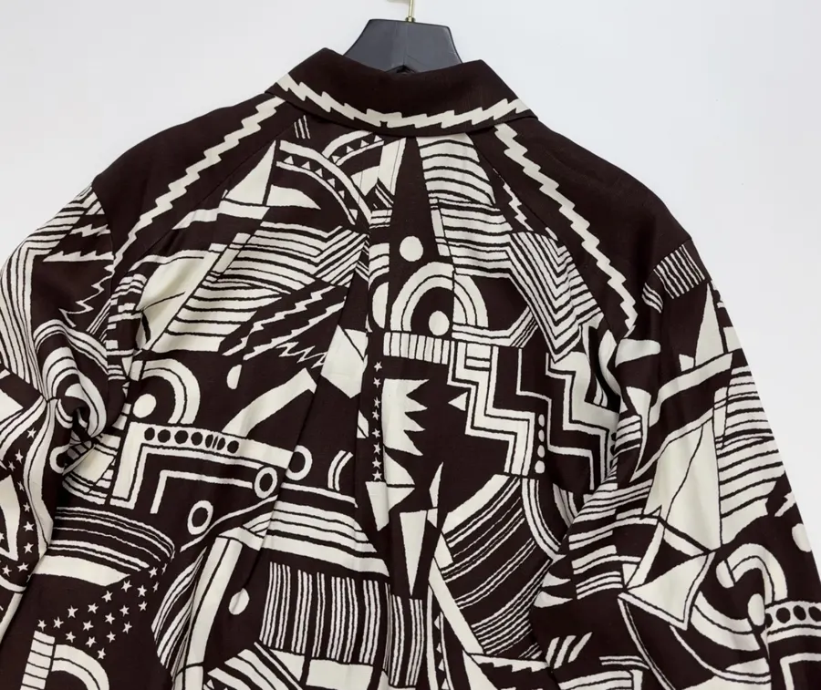ALEMAIS Black and Ivory Geometric-Print Longline Shirt in Black and Ivory, product view 18